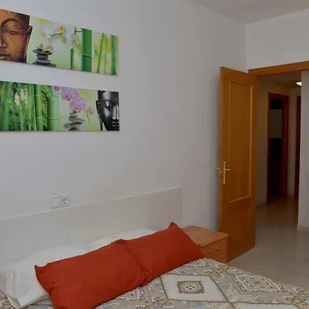 Апартаменти Tropic Seafront *